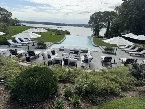 Lloyd-Harbor-outside